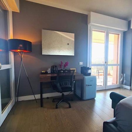 فندق Penthouse Genneruxi كالياري المظهر الخارجي الصورة