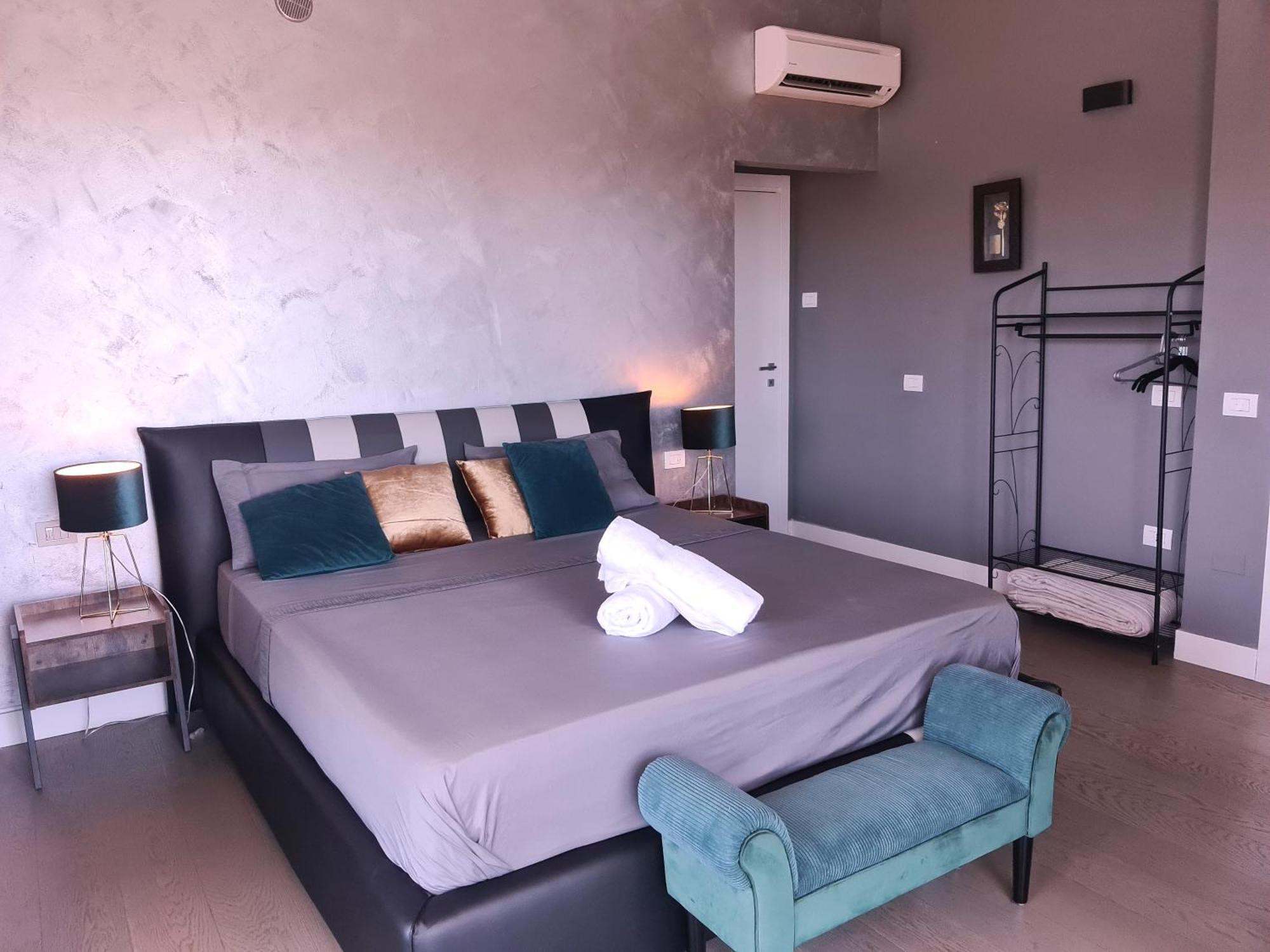 فندق Penthouse Genneruxi كالياري المظهر الخارجي الصورة